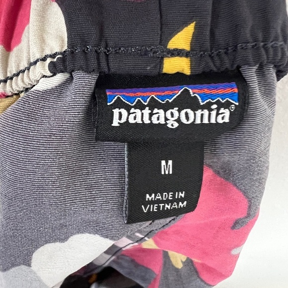 Patagonia Barely Baggies Shorts 2" Hawaiian Floral - Picture 5 of 5